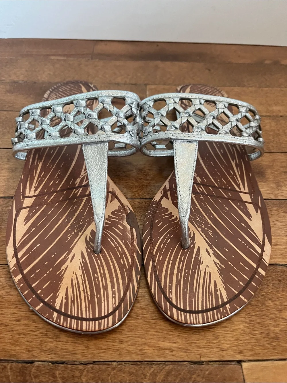 Matiko Fiona Silver Leather Woven Thong Sandals Women's Size 8.5 Boho